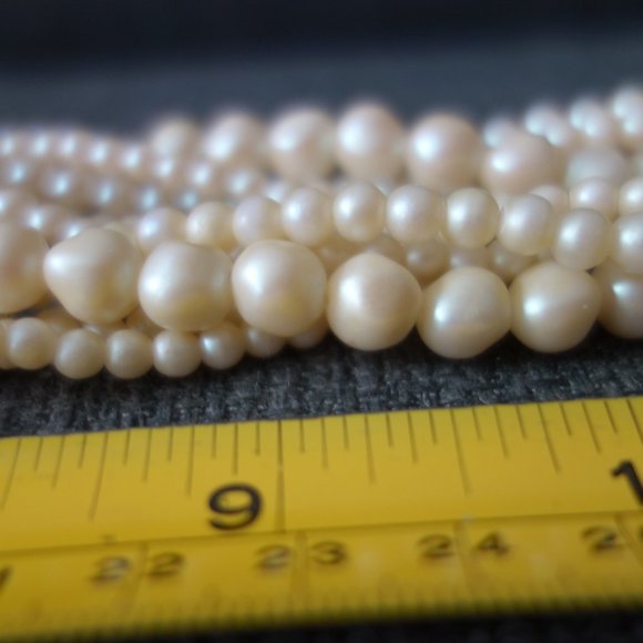 Pearl Necklace - Picture 6 of 7